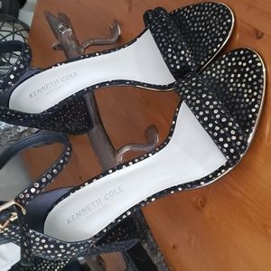 Size 8 Kenneth Cole shoe